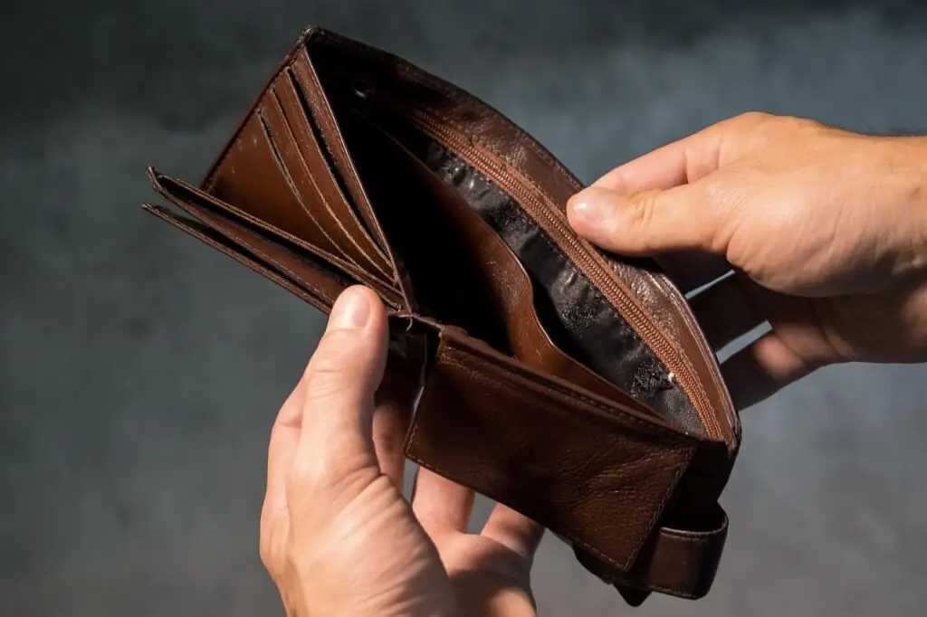 Arus kas anti boncos, dompet kosong. Kas bisnis kosong